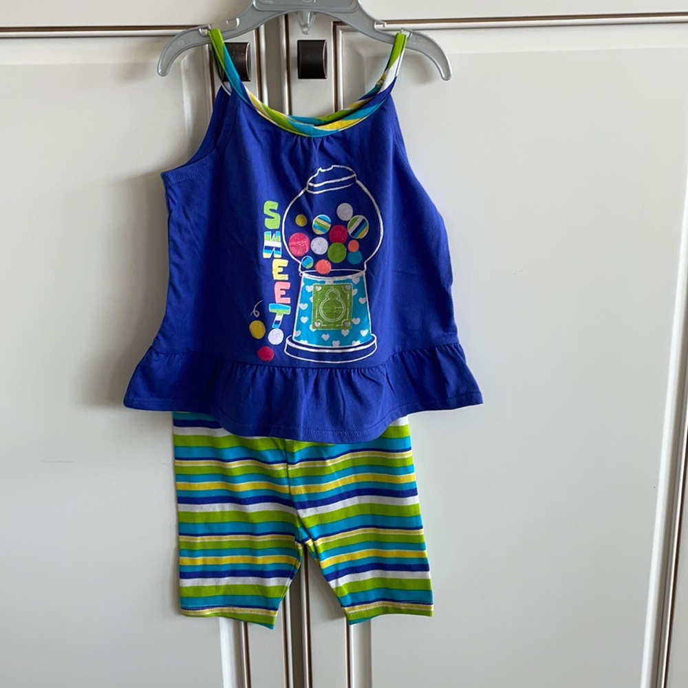 NWT  2 piece set Sweet Gumball Machine